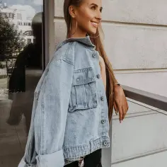 Kurtka jeansowa oversize: 10 stylizacji, które Cię zaskoczą